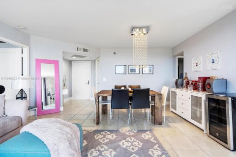 Copropriété à vendre à Aventura, Floride: 2 chambres, 118.08 m2 № 1848891 - photo 10