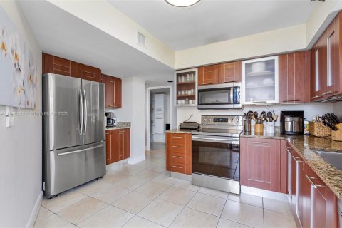 Copropriété à vendre à Aventura, Floride: 2 chambres, 118.08 m2 № 1848891 - photo 15