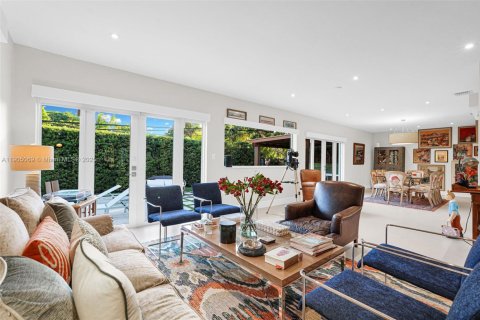 Снять в аренду виллу или дом в Ки-Бискейн, Флорида 4 спальни, 253.99м2, № 1956098 - фото 10