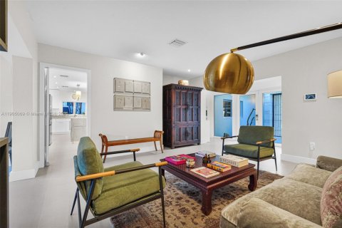 Снять в аренду виллу или дом в Ки-Бискейн, Флорида 4 спальни, 253.99м2, № 1956098 - фото 8