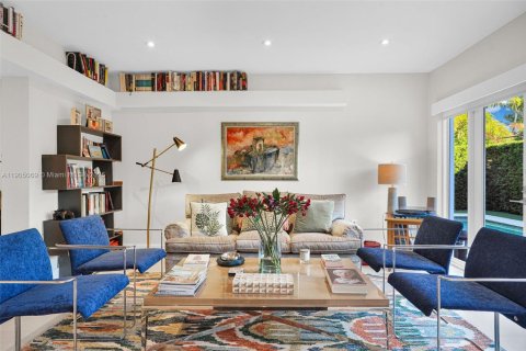 Снять в аренду виллу или дом в Ки-Бискейн, Флорида 4 спальни, 253.99м2, № 1956098 - фото 12