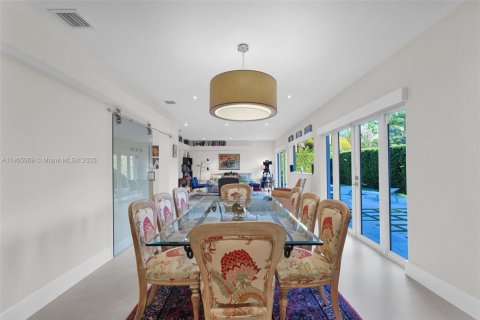 Снять в аренду виллу или дом в Ки-Бискейн, Флорида 4 спальни, 253.99м2, № 1956098 - фото 11