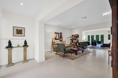 Снять в аренду виллу или дом в Ки-Бискейн, Флорида 4 спальни, 253.99м2, № 1956098 - фото 6