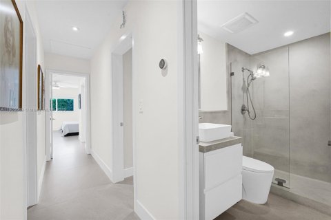 Снять в аренду виллу или дом в Ки-Бискейн, Флорида 4 спальни, 253.99м2, № 1956098 - фото 28