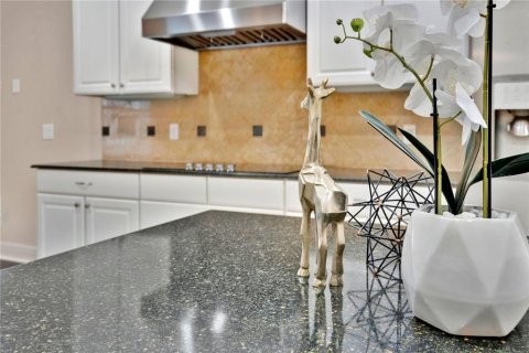 Casa en venta en Orlando, Florida, 4 dormitorios, 364.64 m2 № 2110689 - foto 16