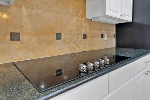 Casa en venta en Orlando, Florida, 4 dormitorios, 364.64 m2 № 2110689 - foto 17