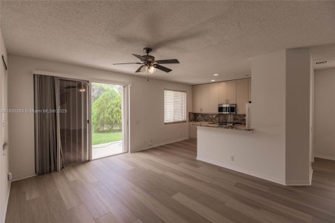 Villa ou maison à vendre à Weston, Floride: 4 chambres, 167.41 m2 № 1818656 - photo 18