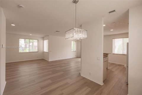 Villa ou maison à vendre à Weston, Floride: 4 chambres, 167.41 m2 № 1818656 - photo 12