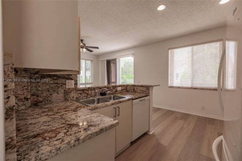 Villa ou maison à vendre à Weston, Floride: 4 chambres, 167.41 m2 № 1818656 - photo 13