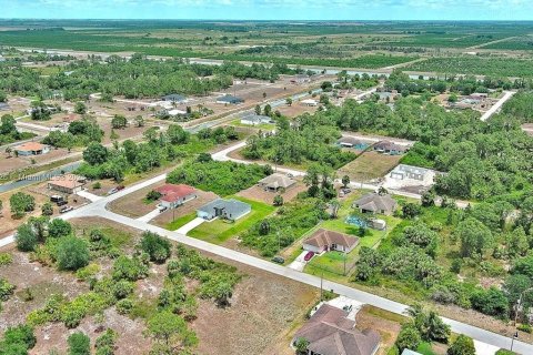 Land in Lehigh Acres, Florida № 2165149 - photo 14