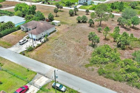 Land in Lehigh Acres, Florida № 2165149 - photo 7