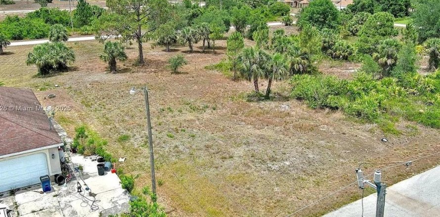 Land in Lehigh Acres, Florida № 2165149