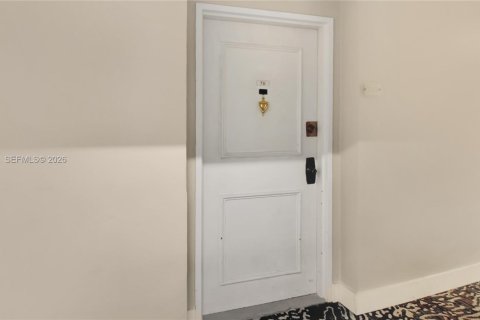 Condo in Miami Beach, Florida, 1 bedroom  № 2076107 - photo 2