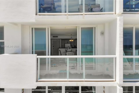 Condo in Miami Beach, Florida, 1 bedroom  № 2076107 - photo 21