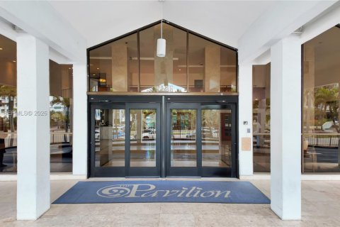Condo in Miami Beach, Florida, 1 bedroom  № 2076107 - photo 24