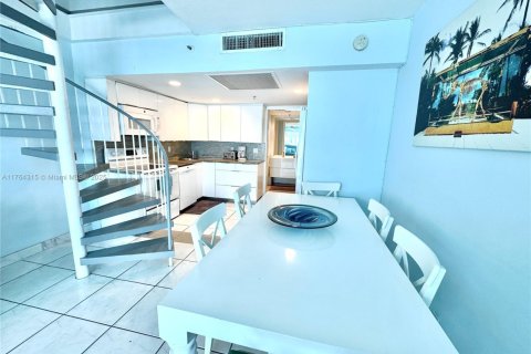 Copropriété à vendre à Miami Beach, Floride: 1 chambre № 1985423 - photo 18