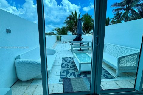 Copropriété à vendre à Miami Beach, Floride: 1 chambre № 1985423 - photo 11