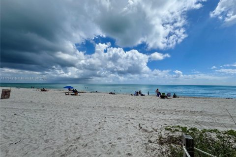 Copropriété à vendre à Miami Beach, Floride: 1 chambre № 1985423 - photo 23