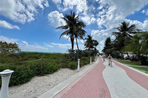 Copropriété à vendre à Miami Beach, Floride: 1 chambre № 1985423 - photo 10