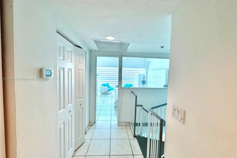 Copropriété à vendre à Miami Beach, Floride: 1 chambre № 1985423 - photo 20