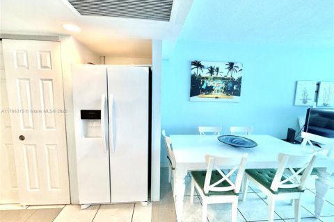 Copropriété à vendre à Miami Beach, Floride: 1 chambre № 1985423 - photo 16