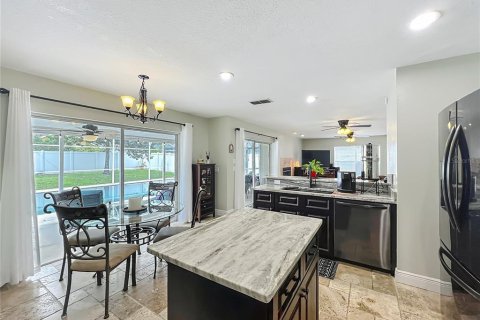 Casa en venta en Orlando, Florida, 5 dormitorios, 259.75 m2 № 1918674 - foto 15