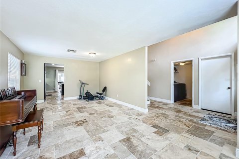 Casa en venta en Orlando, Florida, 5 dormitorios, 259.75 m2 № 1918674 - foto 10