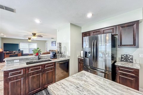 Casa en venta en Orlando, Florida, 5 dormitorios, 259.75 m2 № 1918674 - foto 18