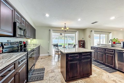 Casa en venta en Orlando, Florida, 5 dormitorios, 259.75 m2 № 1918674 - foto 14