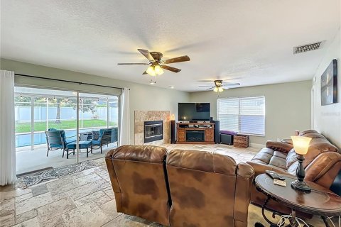 Casa en venta en Orlando, Florida, 5 dormitorios, 259.75 m2 № 1918674 - foto 23
