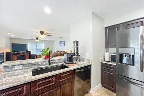 Casa en venta en Orlando, Florida, 5 dormitorios, 259.75 m2 № 1918674 - foto 16