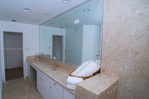 Copropriété à vendre à Miami Beach, Floride: 2 chambres, 132.76 m2 № 1924577 - photo 16
