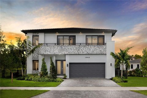 House in Miami, Florida 5 bedrooms, 380.43 sq.m. № 2331799 - photo 4
