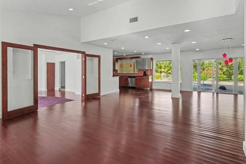 House in Cooper City, Florida 4 bedrooms, 208.47 sq.m. № 2282455 - photo 3