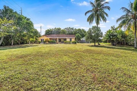 House in Cooper City, Florida 4 bedrooms, 208.47 sq.m. № 2282455 - photo 9