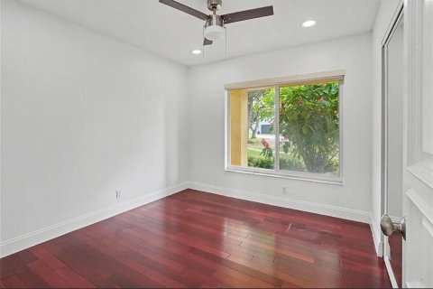 House in Cooper City, Florida 4 bedrooms, 208.47 sq.m. № 2282455 - photo 4