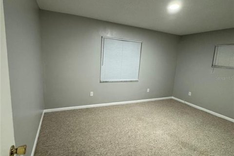 Duplex à vendre à Lake Wales, Floride: 4 chambres, 161.28 m2 № 2237627 - photo 3