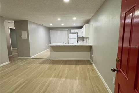 Duplex à vendre à Lake Wales, Floride: 4 chambres, 161.28 m2 № 2237627 - photo 6
