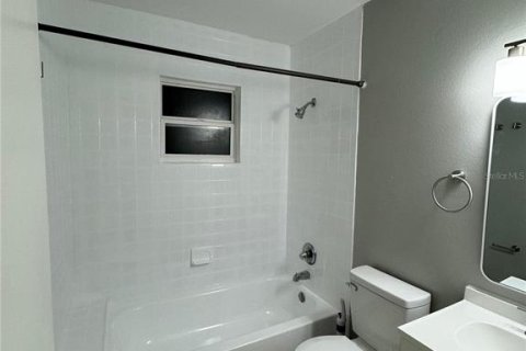 Duplex à vendre à Lake Wales, Floride: 4 chambres, 161.28 m2 № 2237627 - photo 8