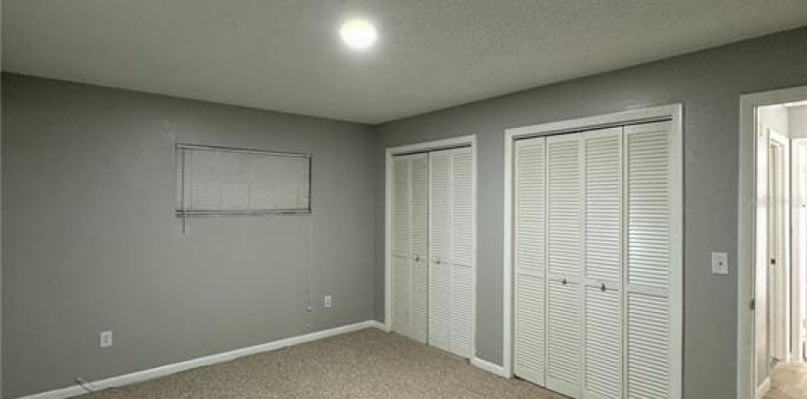 Duplex à Lake Wales, Floride 4 chambres, 161.28 m2 № 2237627