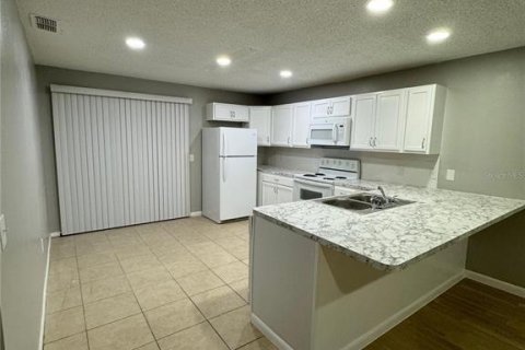 Duplex à vendre à Lake Wales, Floride: 4 chambres, 161.28 m2 № 2237627 - photo 4