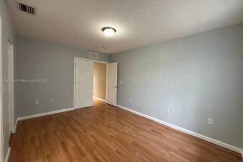 Снять в аренду таунхаус в Мирамар, Флорида 2 спальни, 134.71м2, № 1951491 - фото 13