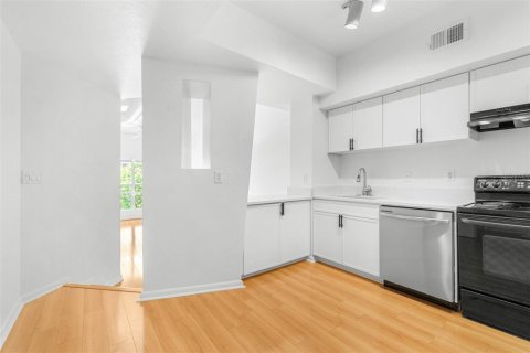Copropriété à vendre à Tampa, Floride: 1 chambre, 66.98 m2 № 1908788 - photo 12