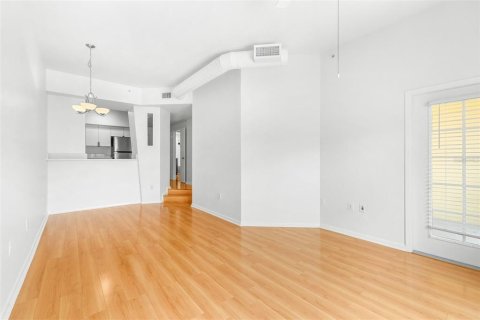 Copropriété à vendre à Tampa, Floride: 1 chambre, 66.98 m2 № 1908788 - photo 4