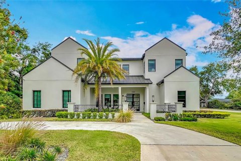 House in Winter Park, Florida 5 bedrooms, 369.19 sq.m. № 1636063 - photo 1