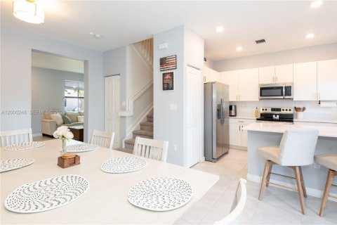 Adosado en venta en Cutler Bay, Florida, 3 dormitorios, 124.02 m2 № 2173591 - foto 12