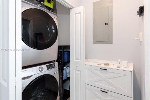 Adosado en venta en Cutler Bay, Florida, 3 dormitorios, 124.02 m2 № 2173591 - foto 6