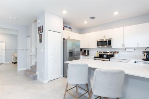 Adosado en venta en Cutler Bay, Florida, 3 dormitorios, 124.02 m2 № 2173591 - foto 11