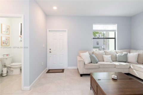 Adosado en venta en Cutler Bay, Florida, 3 dormitorios, 124.02 m2 № 2173591 - foto 4