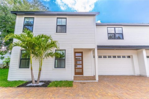 Townhouse in Orlando, Florida 3 bedrooms, 162.67 sq.m. № 1821185 - photo 1